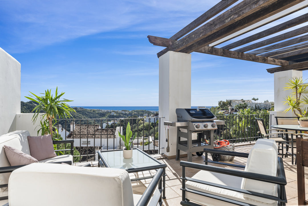 Altos de La Quinta Penthouse, 3-bed penthouse in Benahavis, near Marbella – photo 1