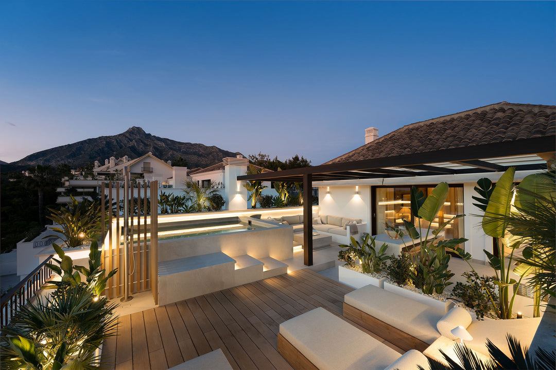 Lomas Del Rey, 3-bed apartment on the Golden Mile, Marbella – photo 1