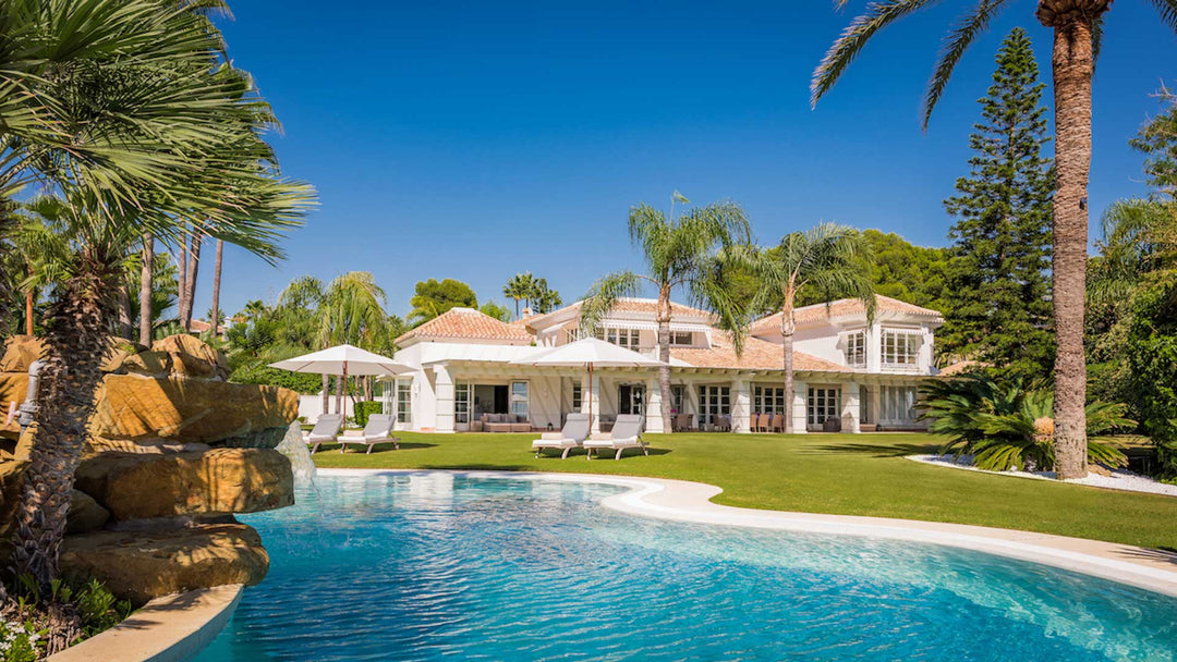 Villa Sana(beachfront), 7-bed villa in Los Monteros, Marbella – photo 1