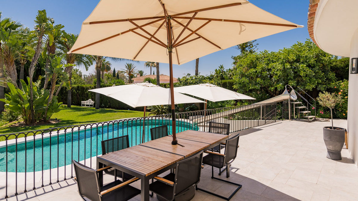 4-Bed Villa La Perla