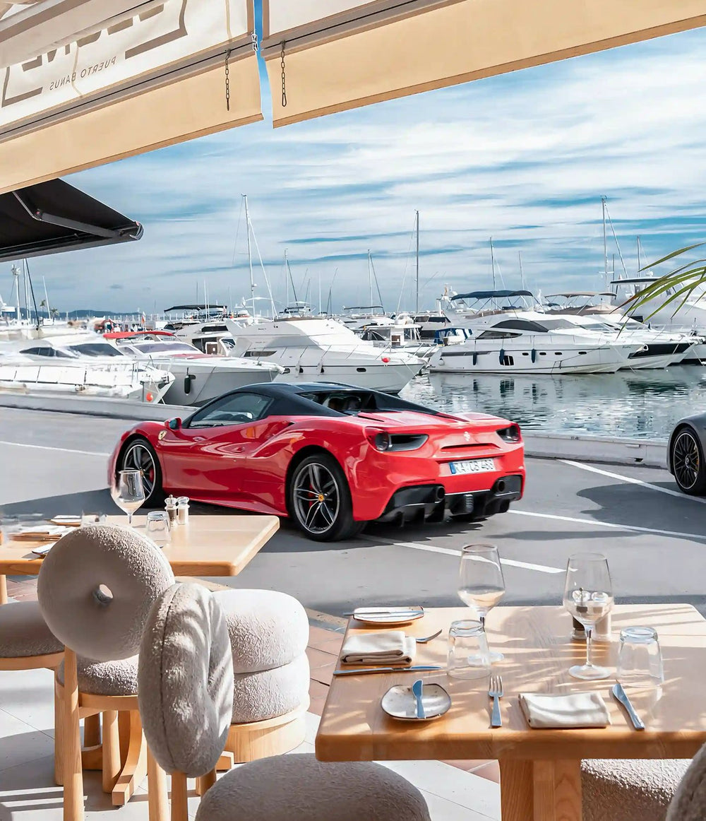 Terrace tables at Leone facing the yachts in Puerto Banús marina