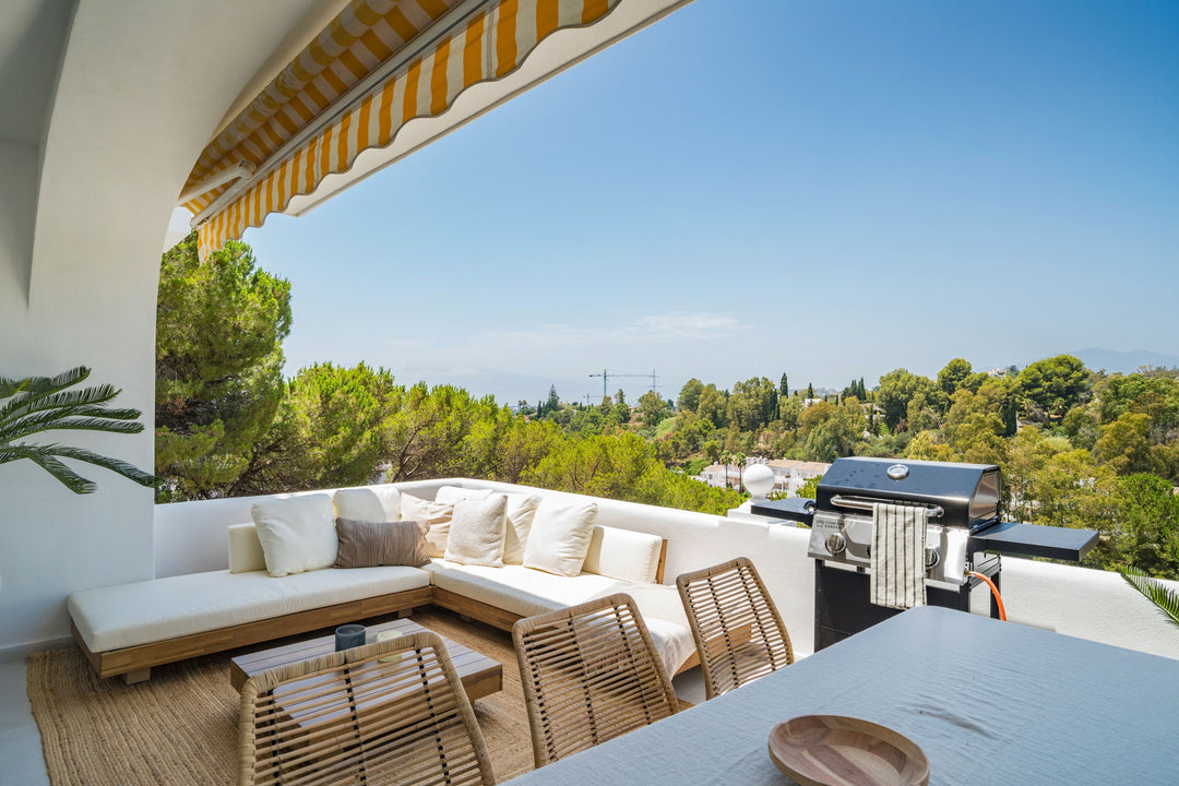 Duplex in Eagle Village, 3-bed villa in Benahavis, near Marbella – photo 1