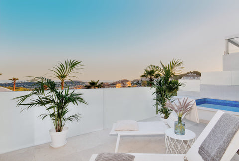 2-Bed Manzana Pool