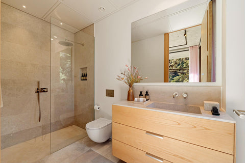 5-Bed Villa Discreta