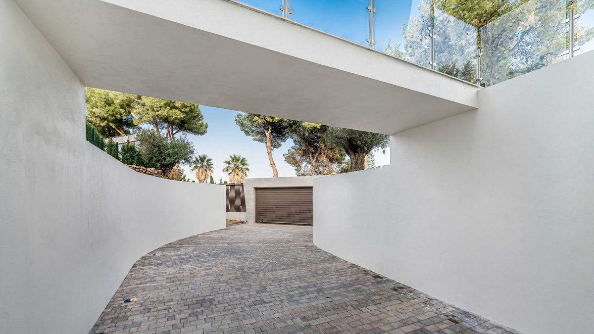 5-Bed Villa Los Angeles