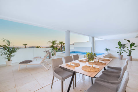 2-Bed Manzana Pool