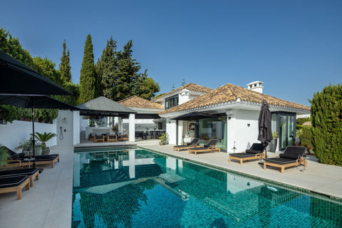 4-Bed Villa Interni