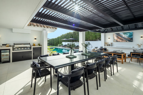 4-Bed Villa Interni