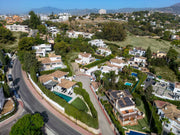 4-Bed Villa Interni