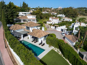 4-Bed Villa Interni