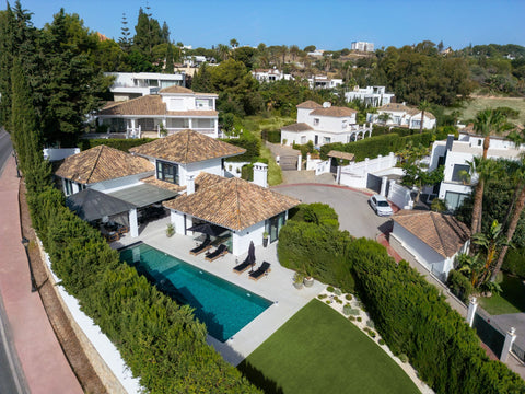 4-Bed Villa Interni