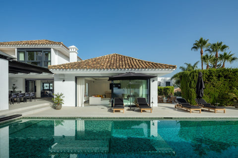 4-Bed Villa Interni