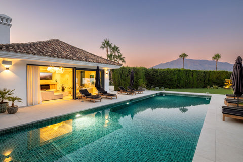 4-Bed Villa Interni