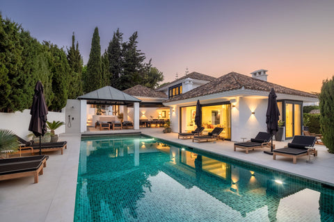4-Bed Villa Interni