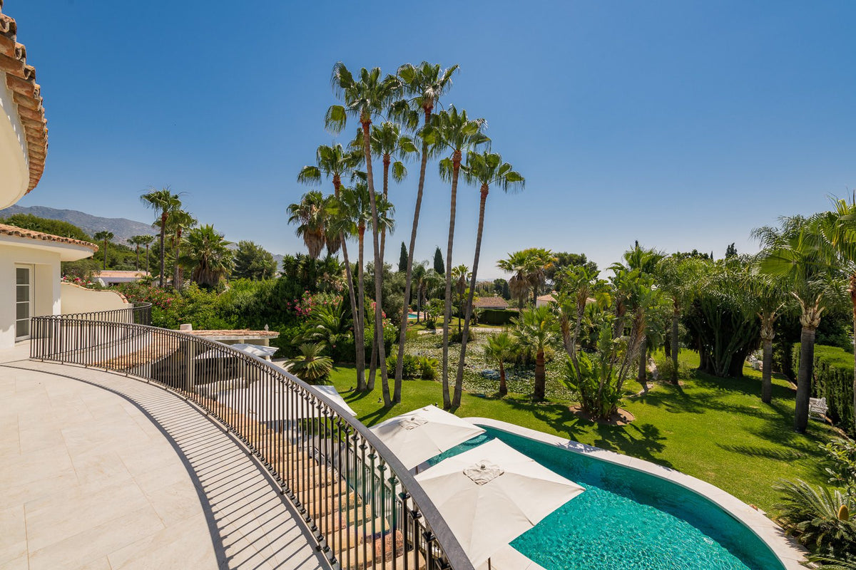 4-Bed Villa La Perla