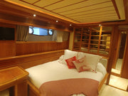 Ferretti Custom Line 94