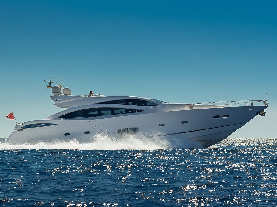Sunseeker Predator 92 yacht – main photo